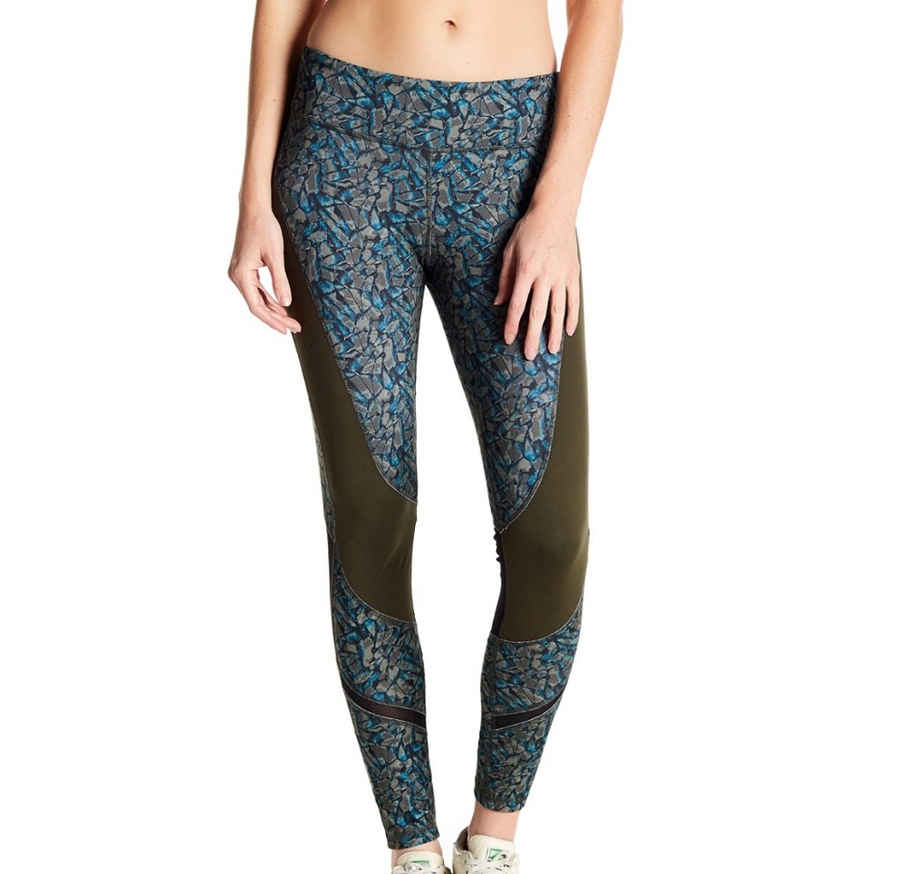 Zobha Contrast Print Legging with Mesh Panels
